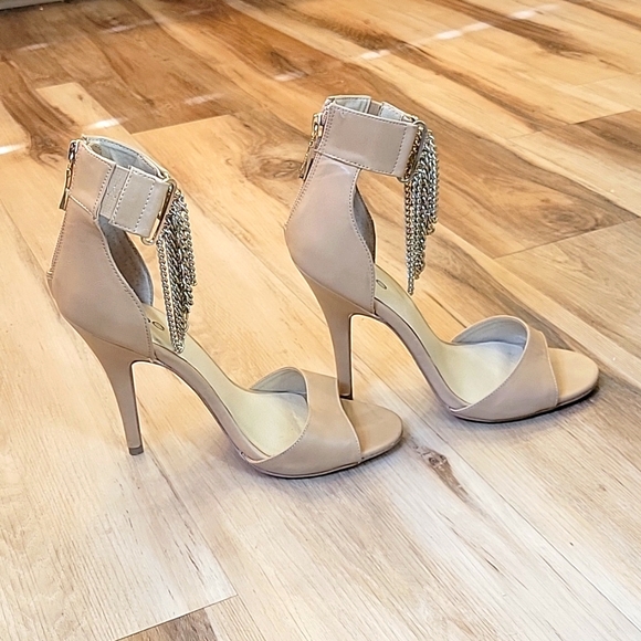 bebe Lorina High Heel Chain Pump Natural Size 9 - Picture 5 of 6